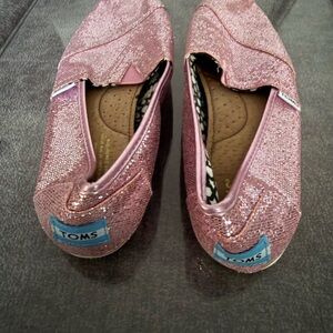 TOMS Rose Glitter Slip-Ons -size 8.5 - like new!